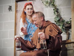 Im Kloster ist der Teufel los